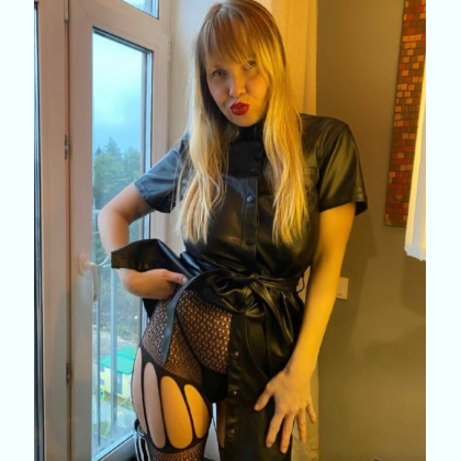 ���y  ���   ��� �e�� ���e����